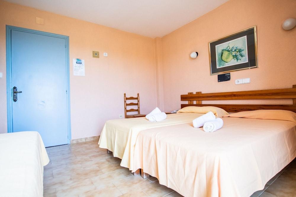 Hostal Santi Es Calo  Eksteriør billede