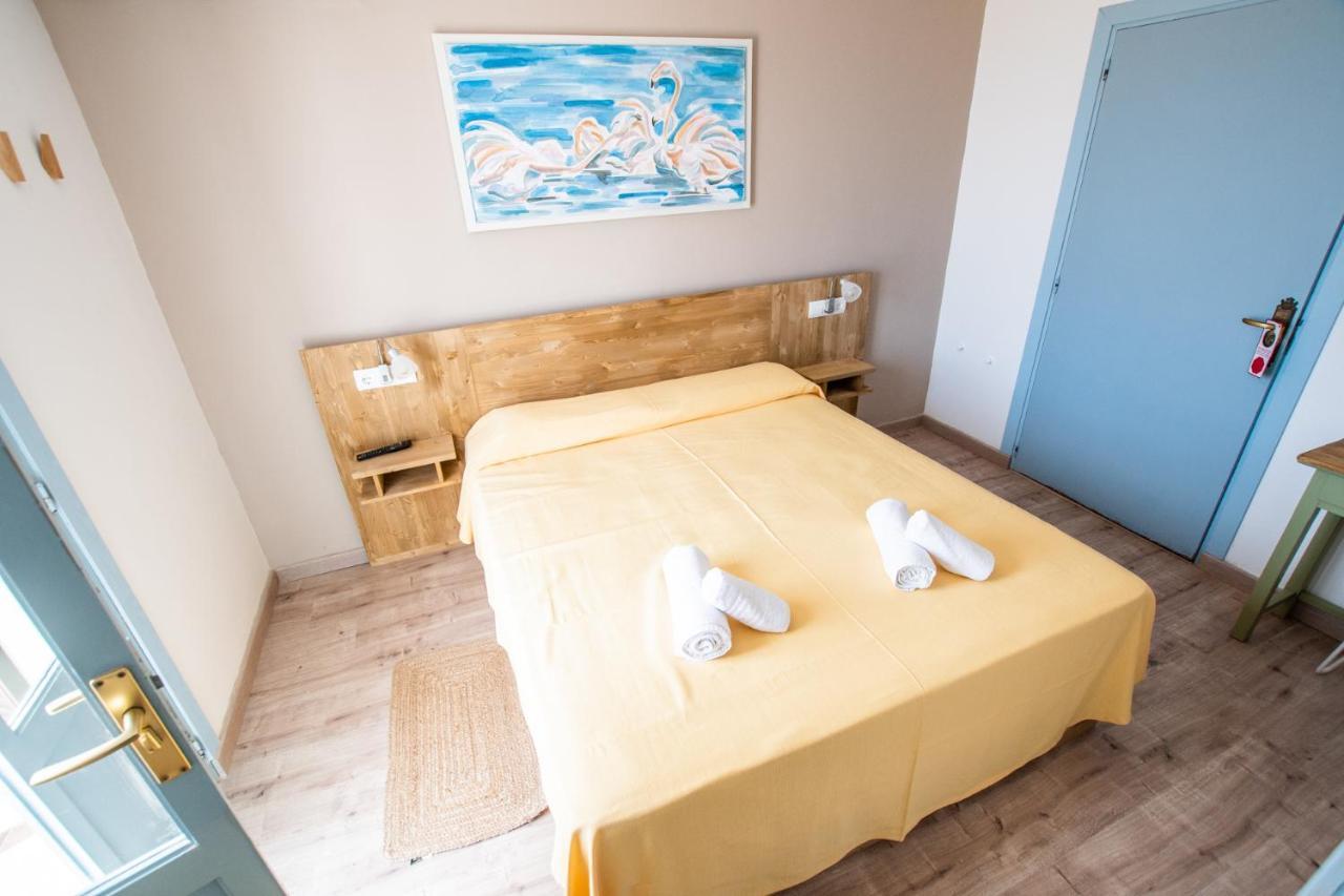 Hostal Santi Es Calo  Eksteriør billede